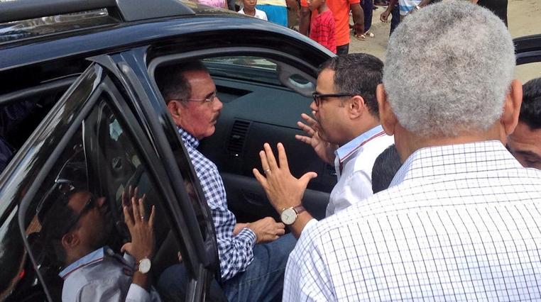 Tommy Galán da las gracias al presidente Danilo Medina en Daza(1)