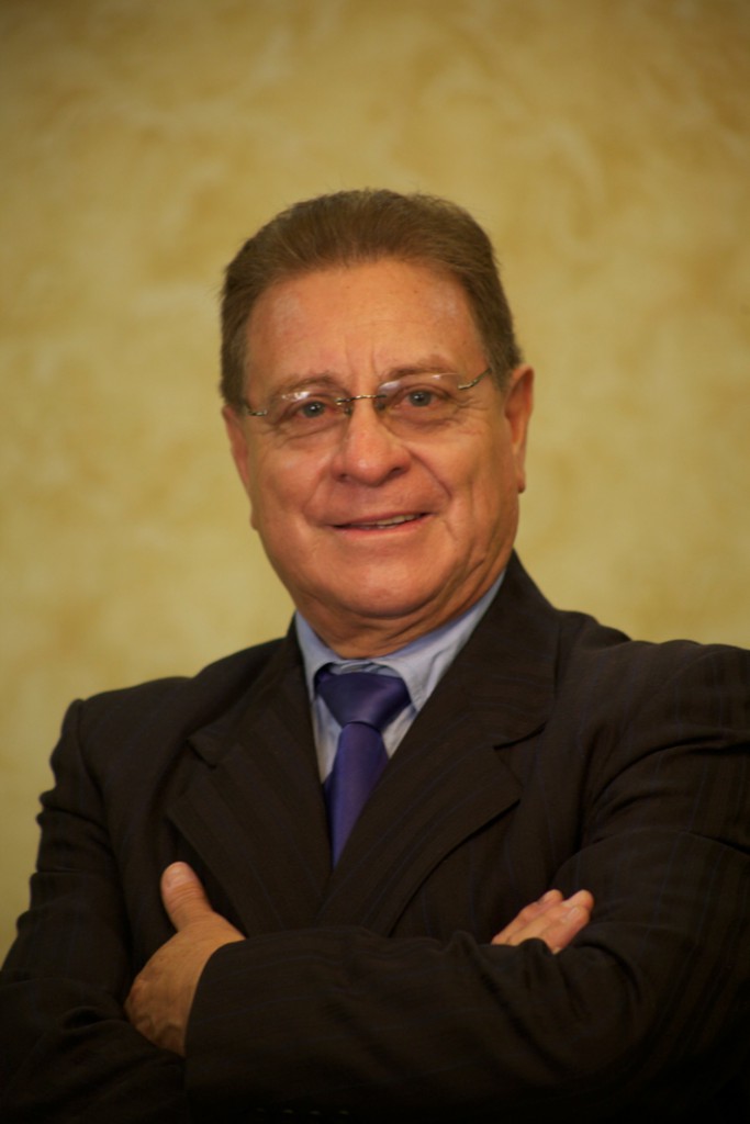 Dr  José Reinhart