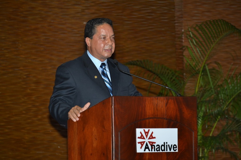 CESAR DE LOS SANTOS--PRESIDENTE ANADIVE