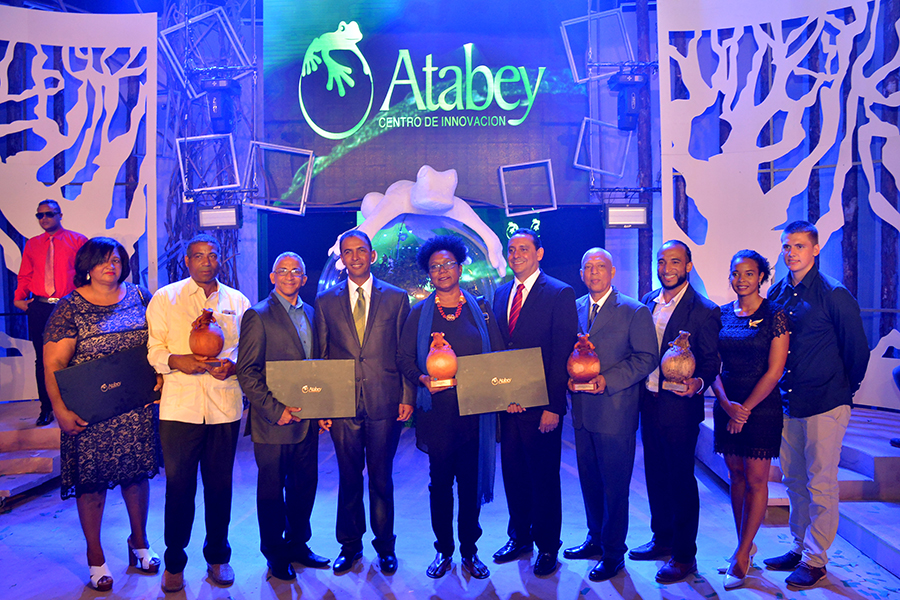 Celebran la entregan de los Premios Atabey 2017